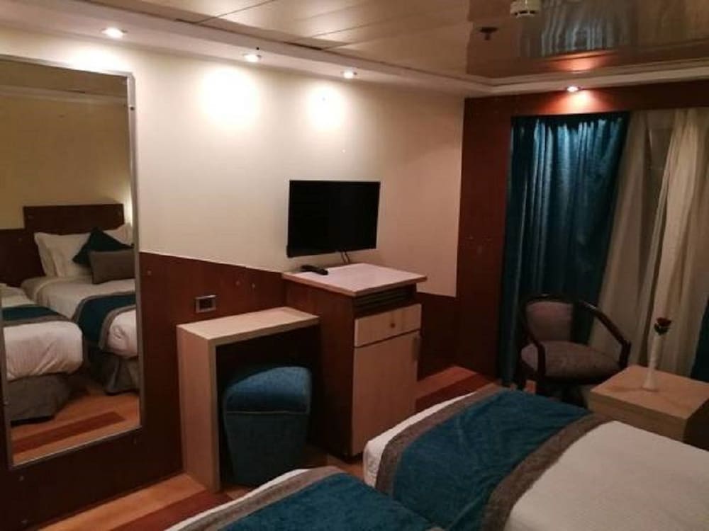 Nile View Jewel 10