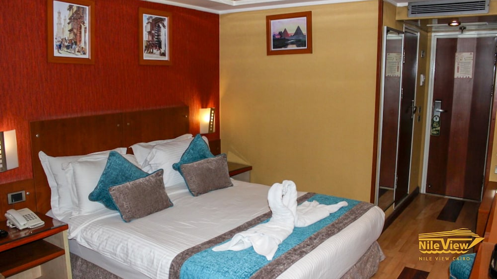Nile View Jewel 23