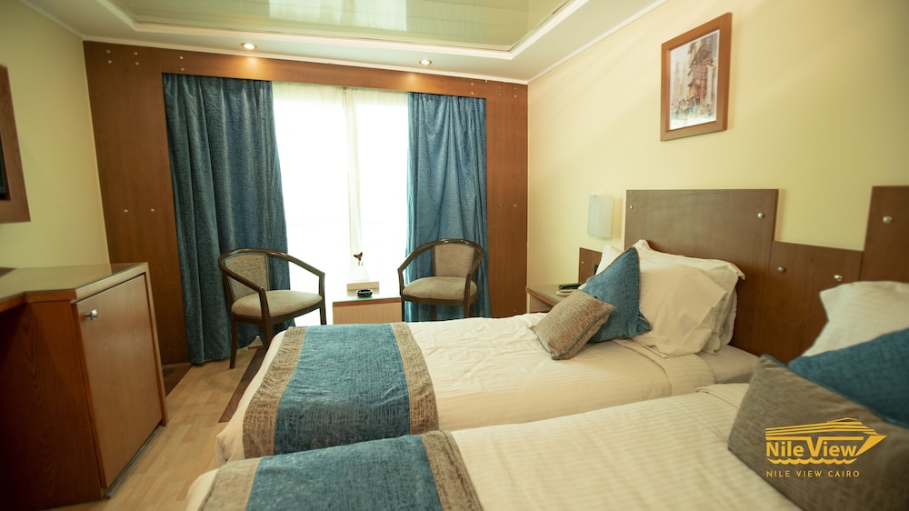 Nile View Jewel 16