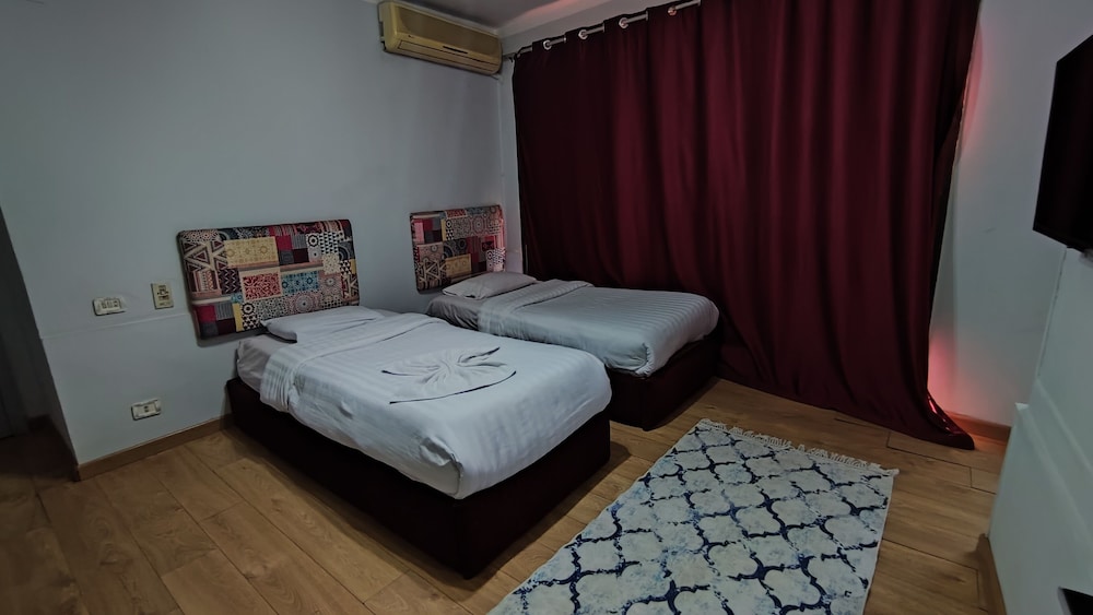 Invitation Hotel 14