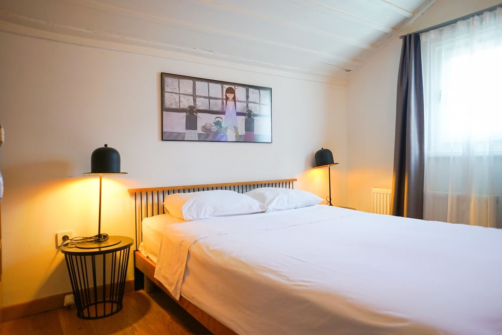 Serguzest Otel 24