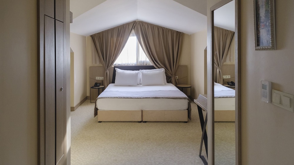Mata Boutique Hotel 7