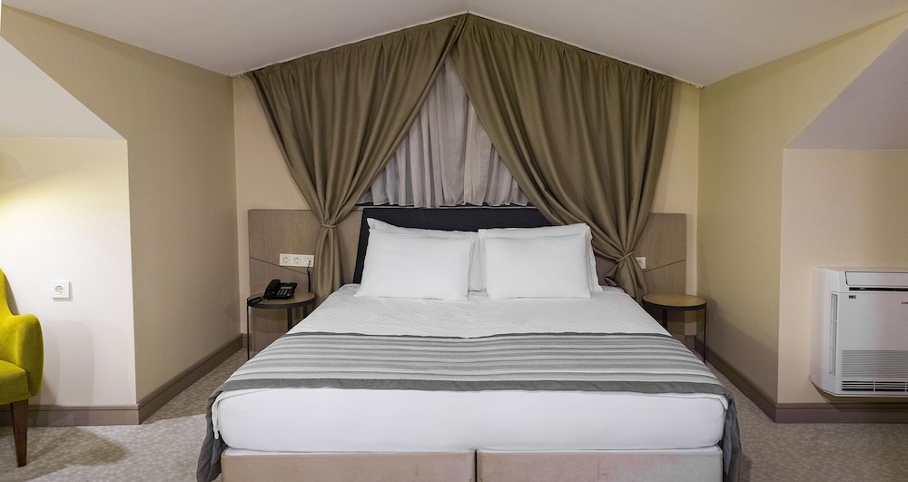 Mata Boutique Hotel 9