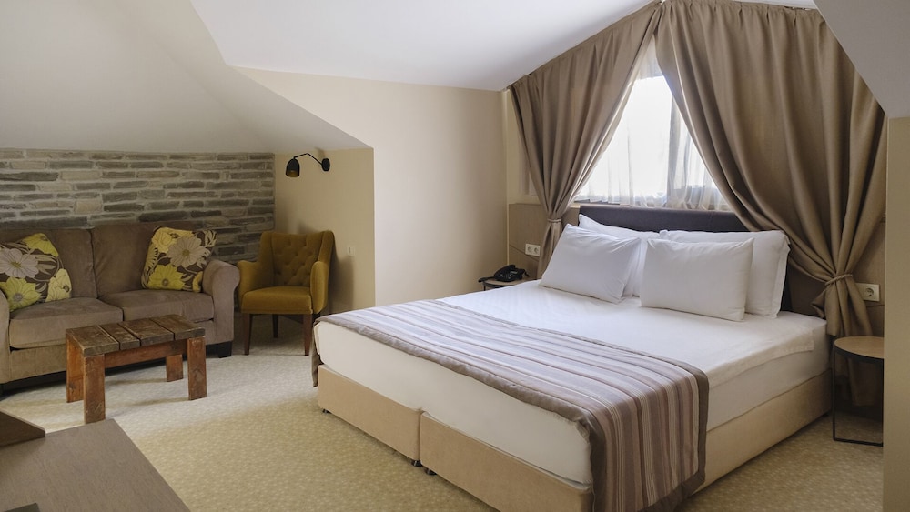 Mata Boutique Hotel 8