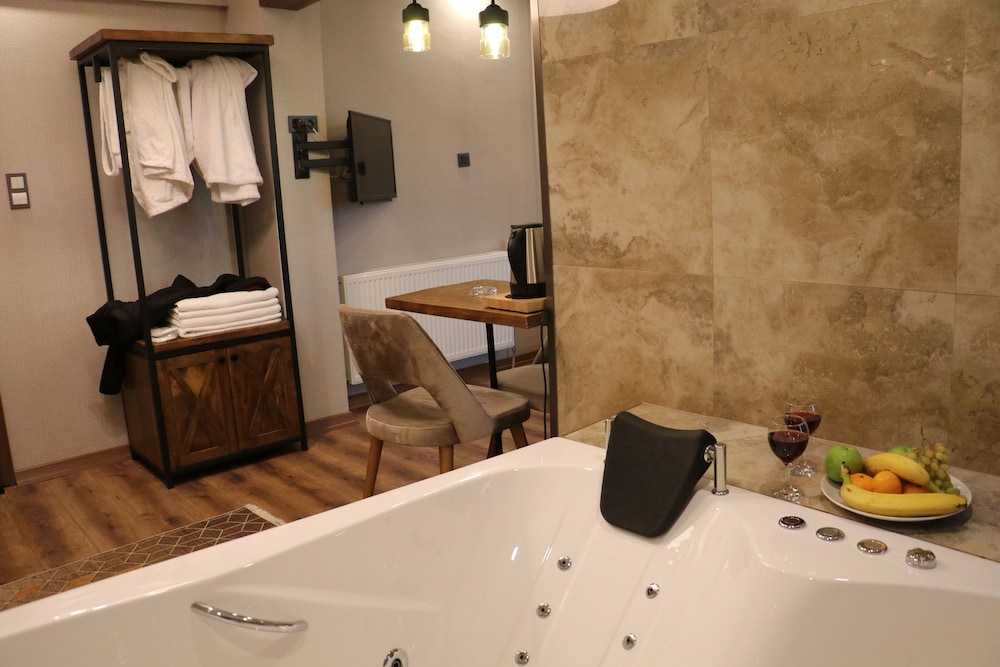 Zengin City Hotel 8