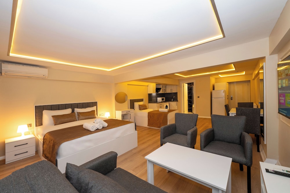Aiza Suites 17
