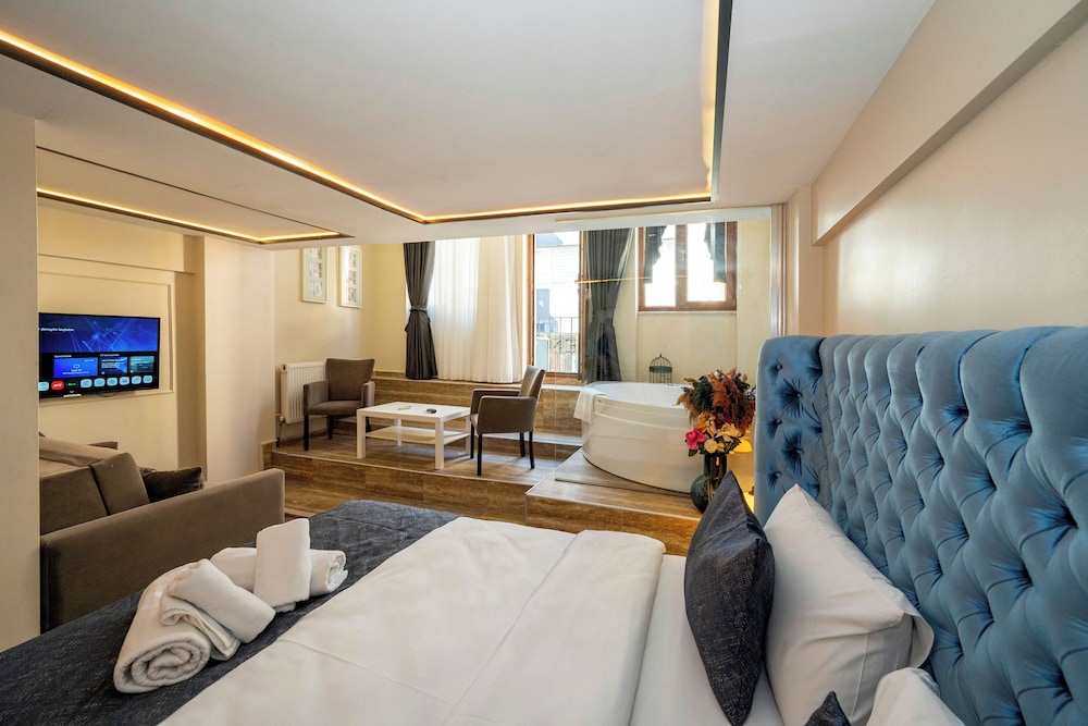 Aiza Suites 5