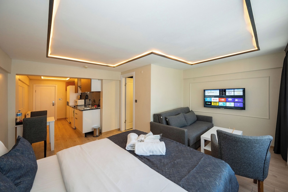 Aiza Suites 13