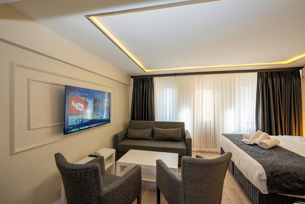 Aiza Suites 15