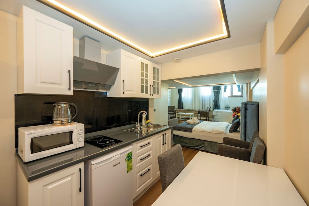 Aiza Suites 2