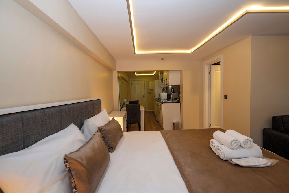 Aiza Suites 21