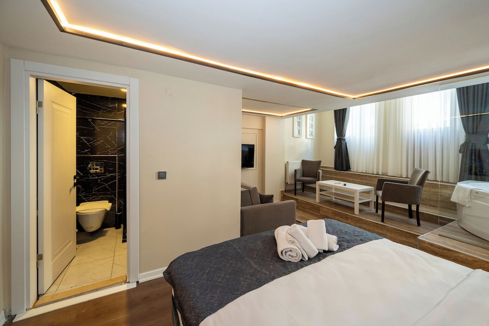 Aiza Suites 4