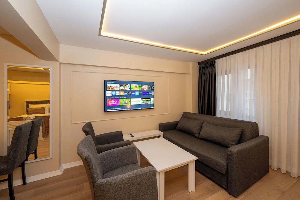 Aiza Suites 18