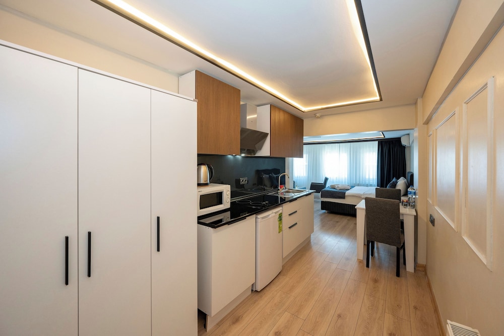 Aiza Suites 12