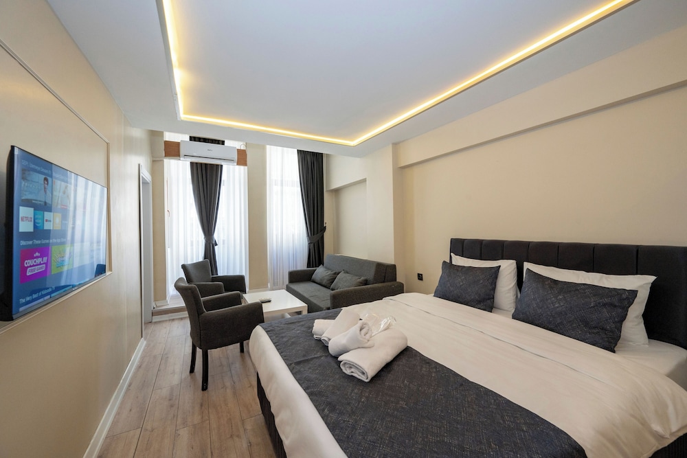 Aiza Suites 22