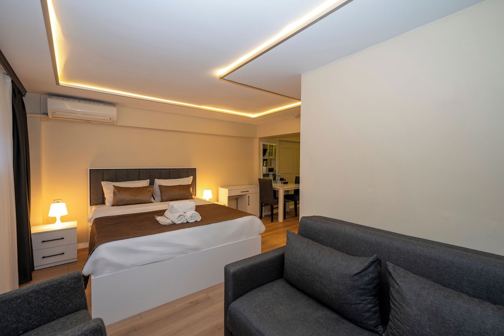 Aiza Suites 19