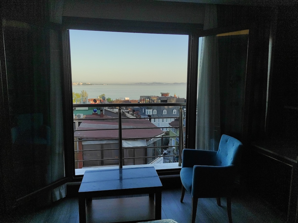 Magnaura House 21
