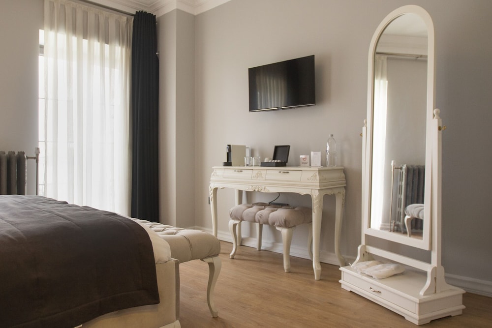 Louis Appartements Pera 14