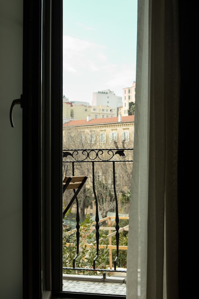 Louis Appartements Pera 13