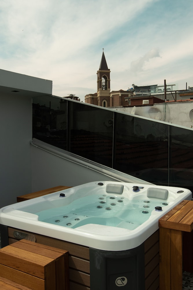 Louis Appartements Pera 19
