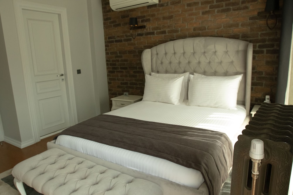 Louis Appartements Pera 4