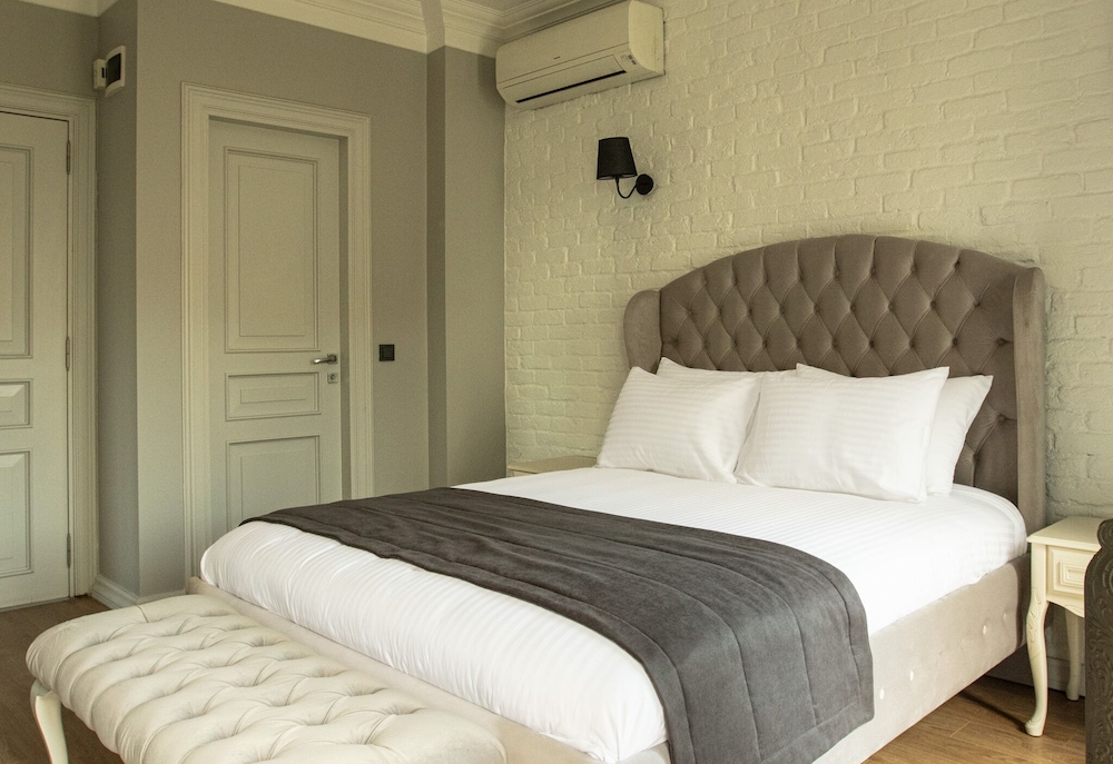 Louis Appartements Pera 15
