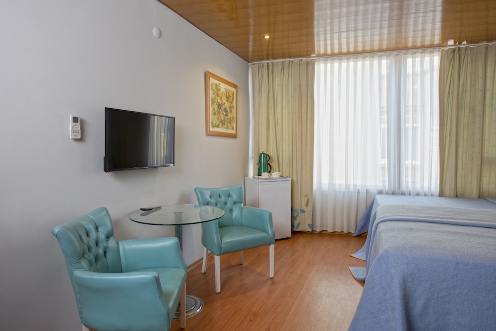 Nest Hotel 8