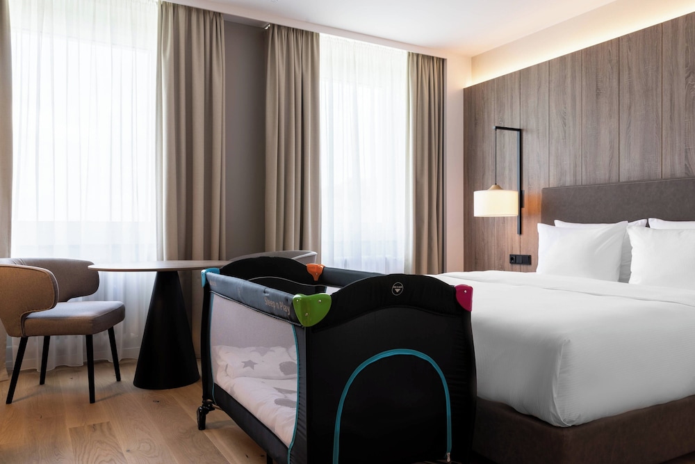 AC Hotel Berlin Humboldthain Park 8