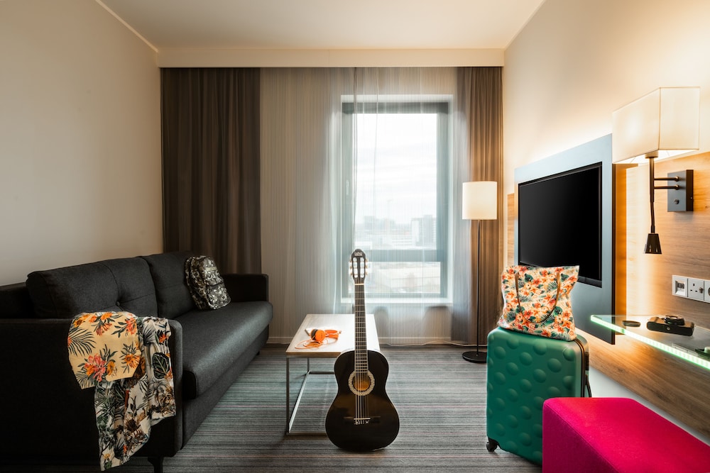 Moxy London Heathrow Airport 19