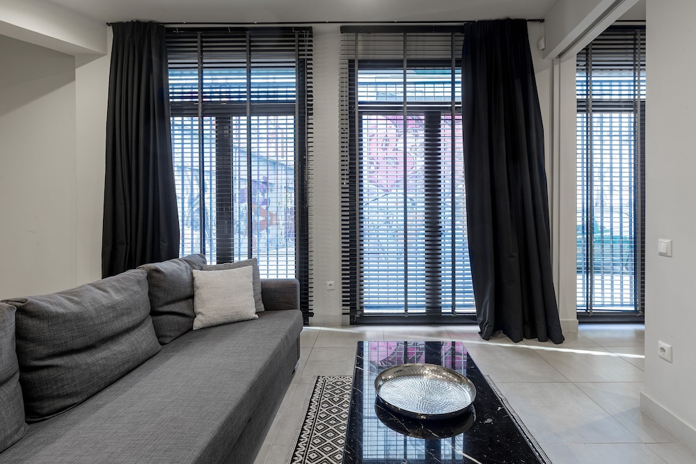 Heart of Athens 15