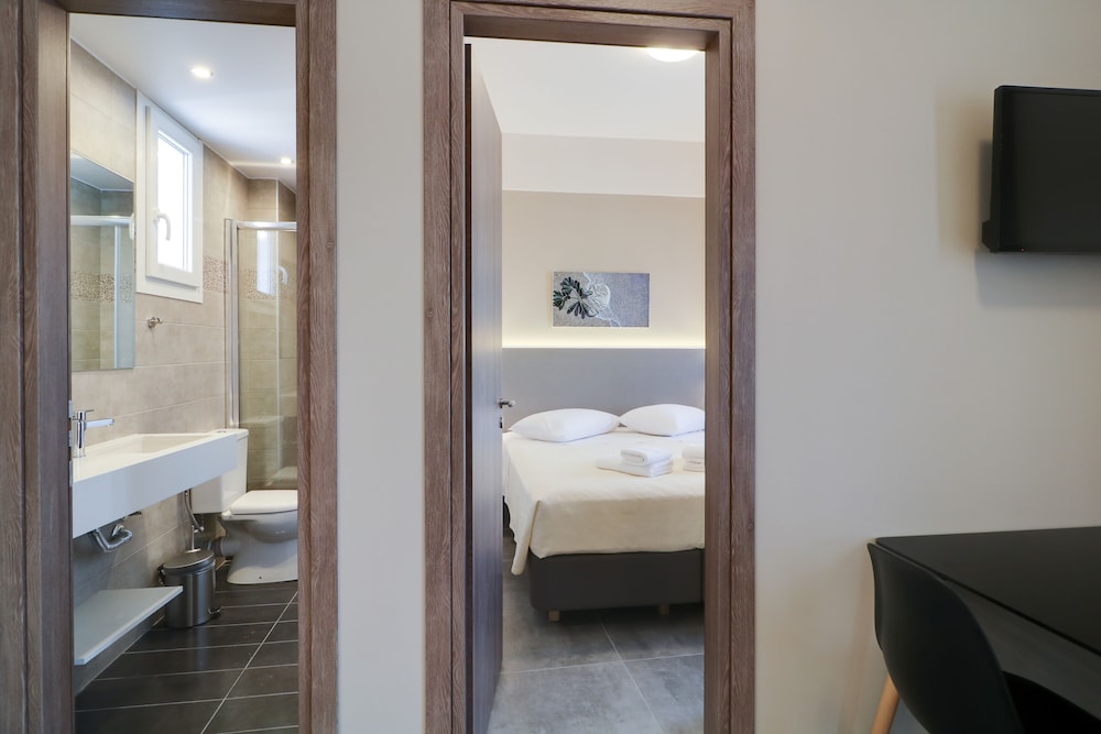 Athens Comfort Suites & Apartments 18