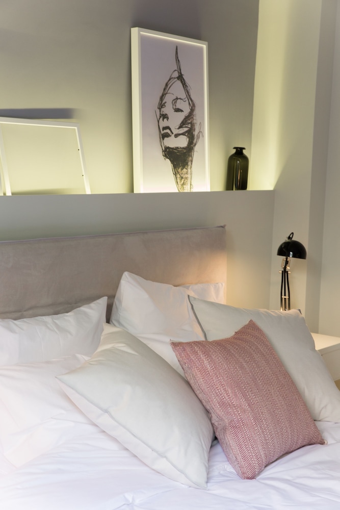 Muses Residence 13