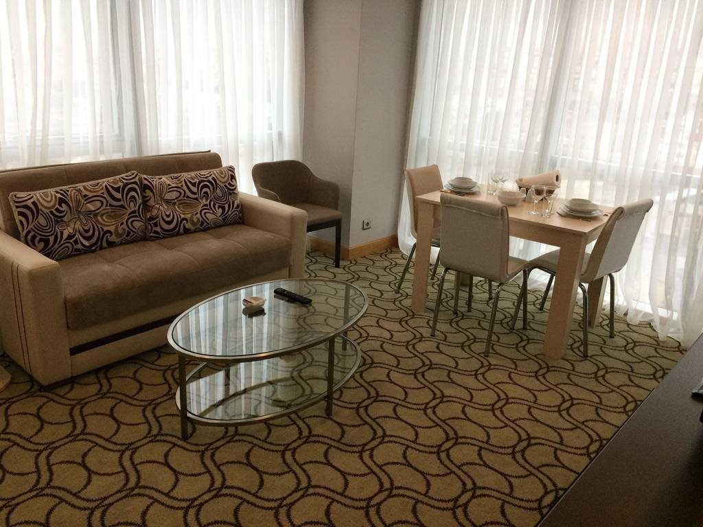 Vazo Suite 12