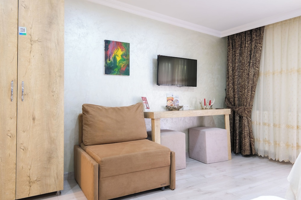 Loren Hotel Suites 21