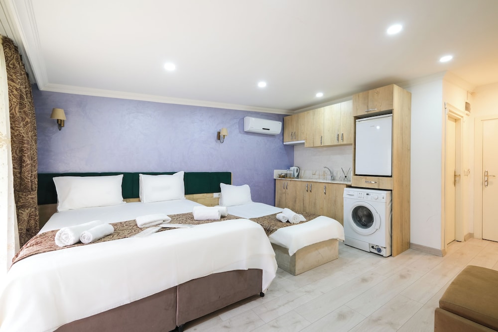 Loren Hotel Suites 15