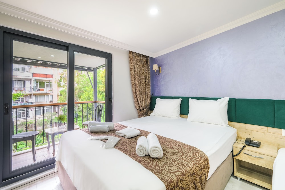 Loren Hotel Suites 19