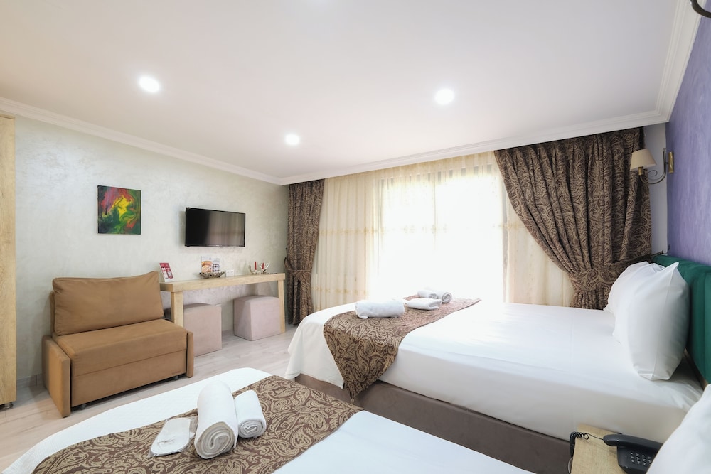 Loren Hotel Suites 20