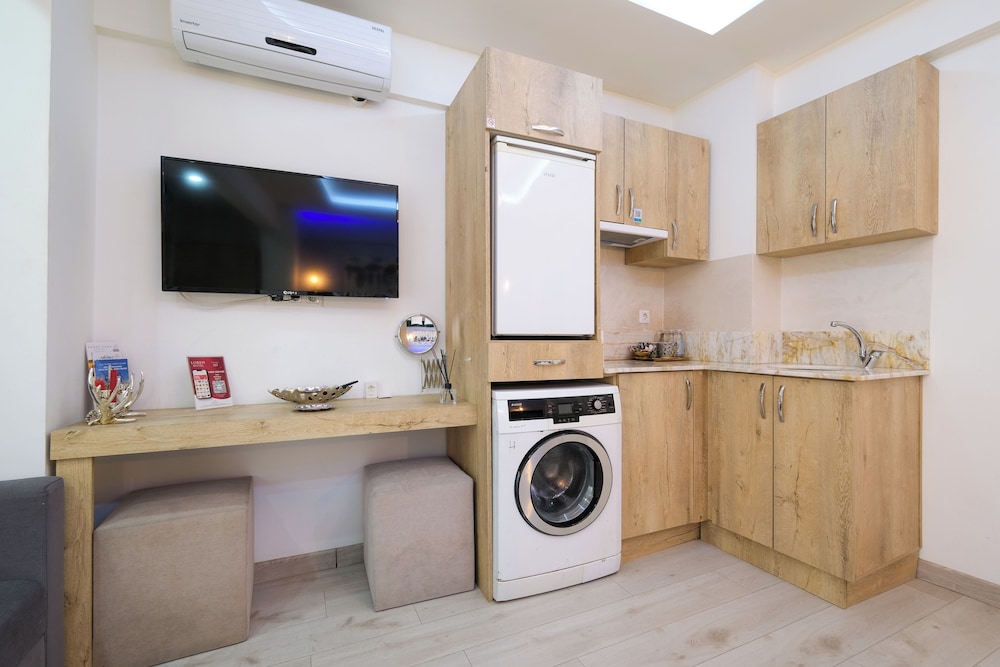 Loren Hotel Suites 12