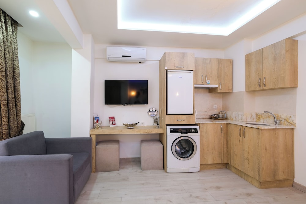 Loren Hotel Suites 11