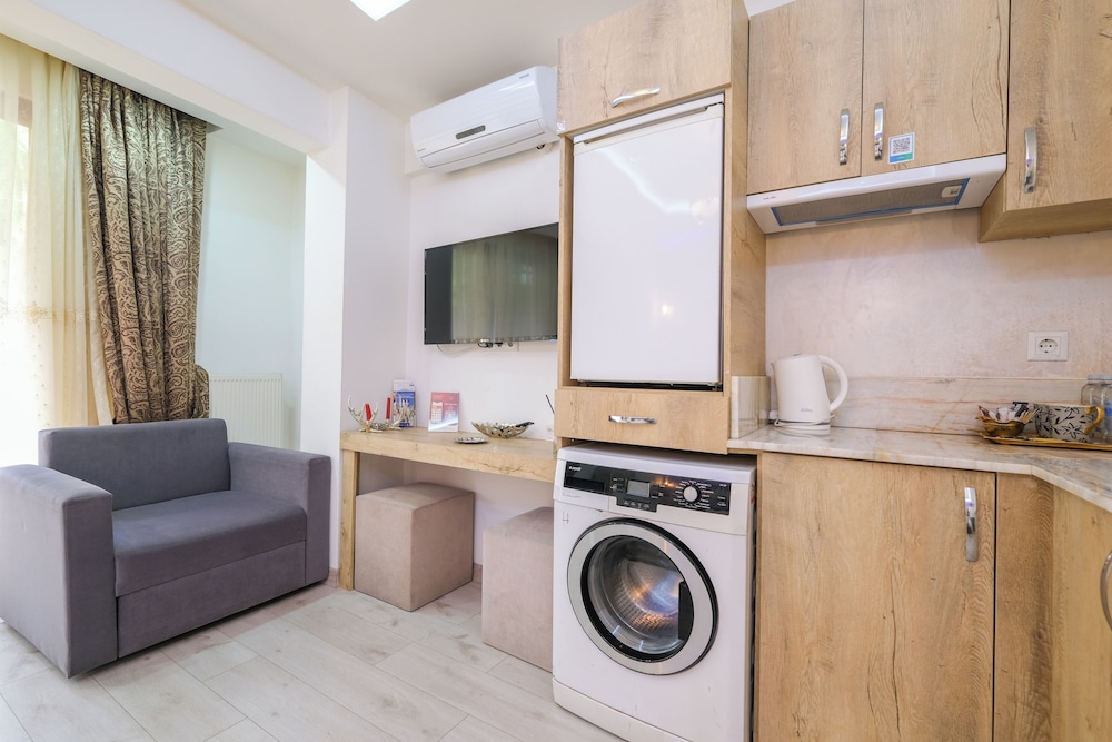 Loren Hotel Suites 13