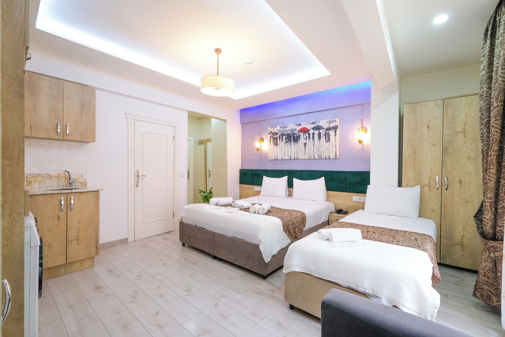 Loren Hotel Suites 6