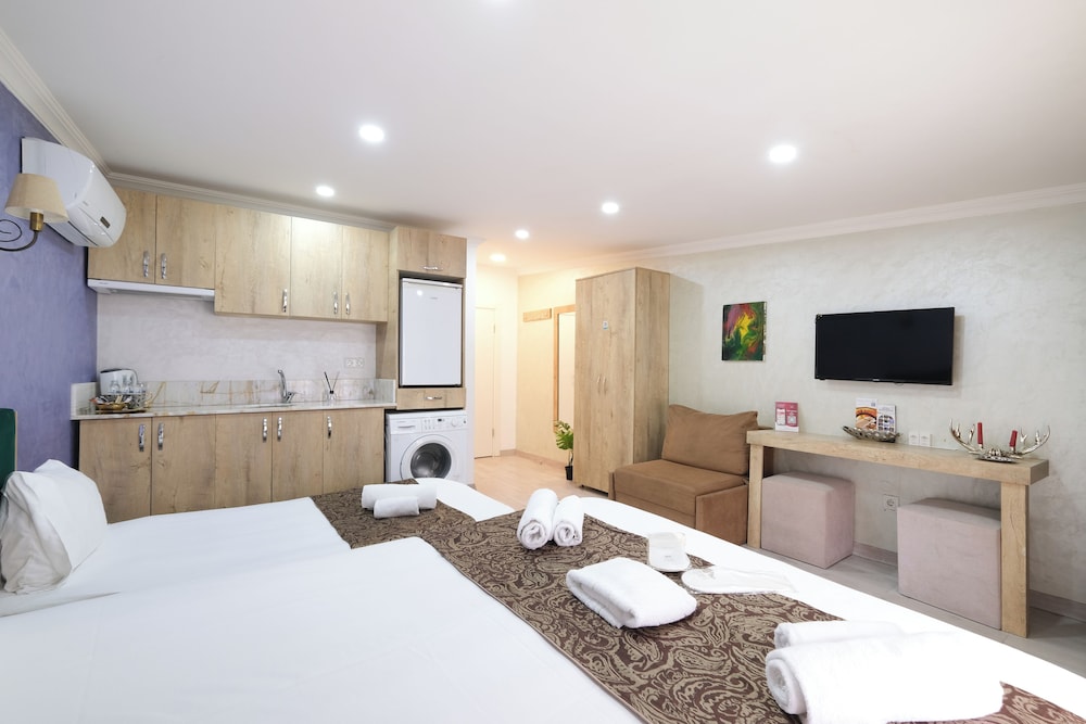 Loren Hotel Suites 14