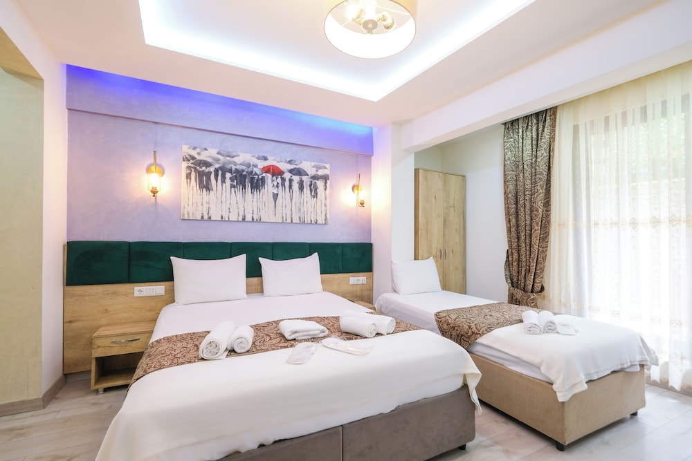 Loren Hotel Suites 8