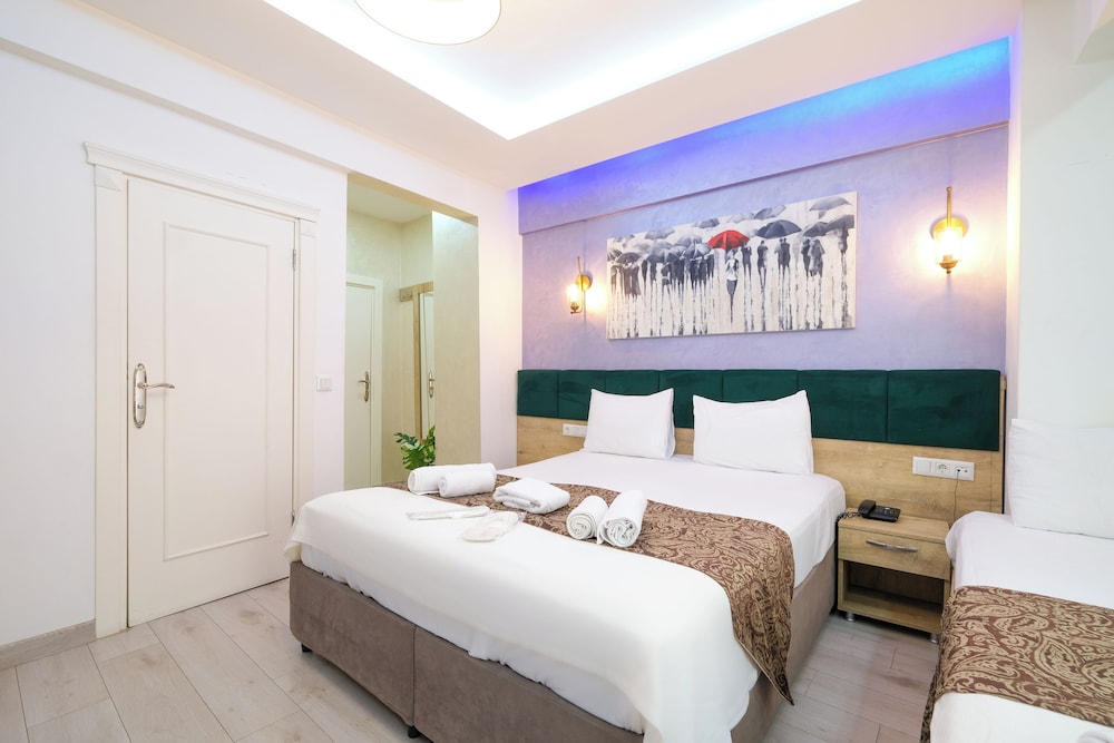Loren Hotel Suites 7
