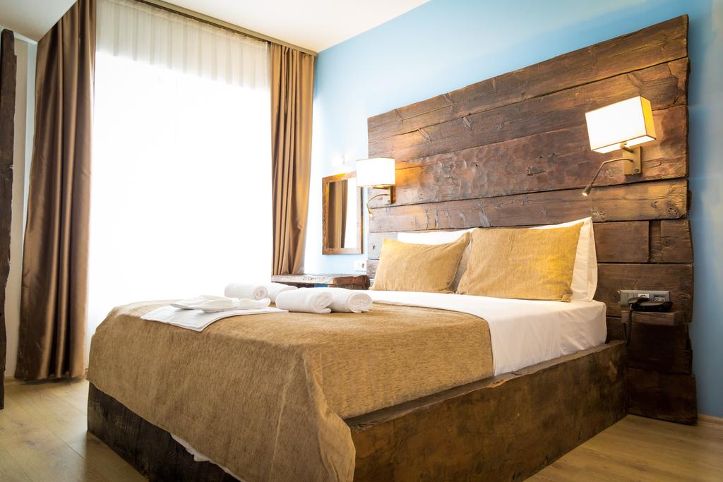 Double DD Hotel 8