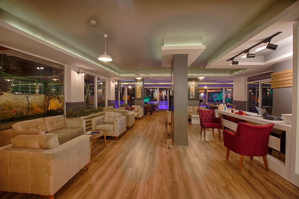 HMA Hotel & Suites 5
