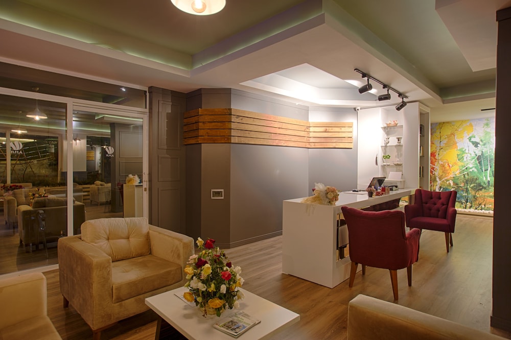 HMA Hotel & Suites 6