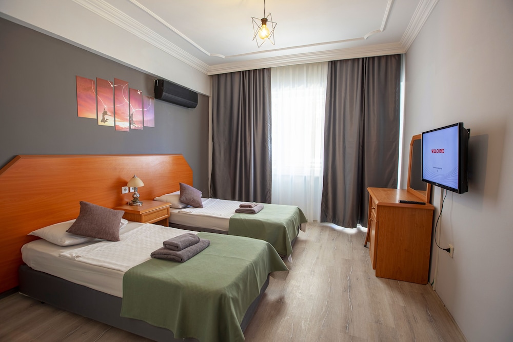 HMA Hotel & Suites 18