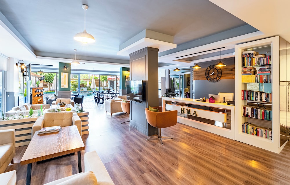 HMA Hotel & Suites 7