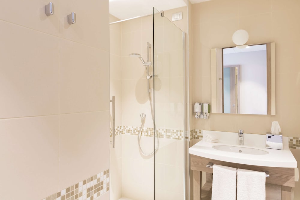 Hampton by Hilton Rome East 22